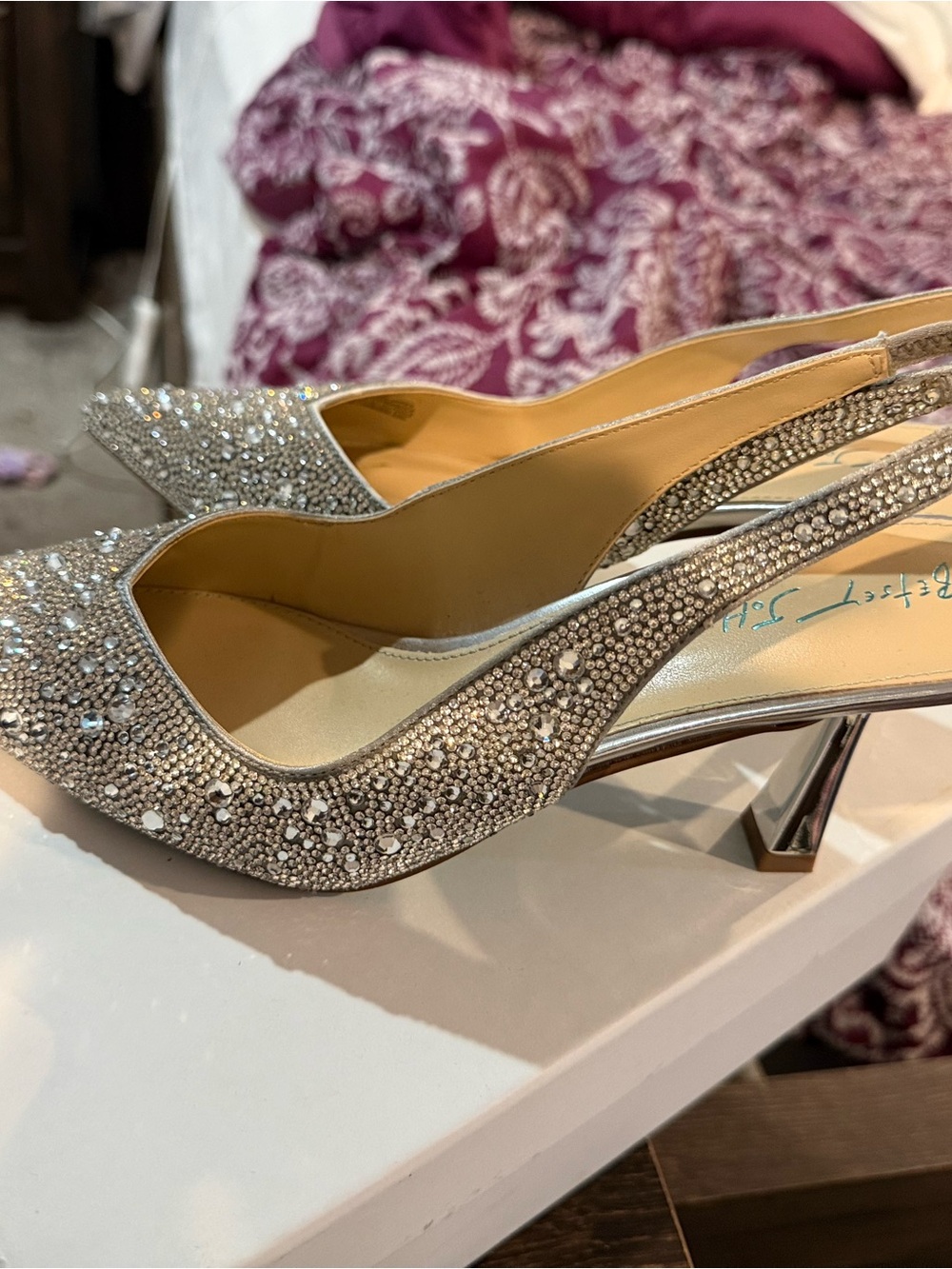 Betsey Johnson Silver Crystal Slingback Pointed-Toe Pumps Heels - Picture 2 of 3